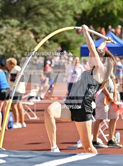 Thumbnail 1 in IHSAA Finals (Pole Vault)  photogallery.