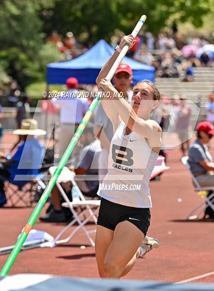 Thumbnail 3 in IHSAA Finals (Pole Vault)  photogallery.