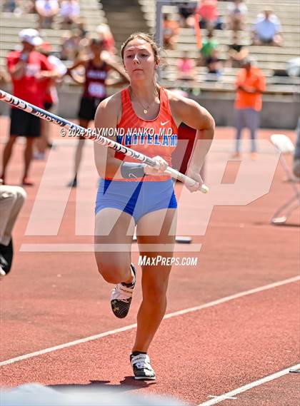 Thumbnail 3 in IHSAA Finals (Pole Vault)  photogallery.
