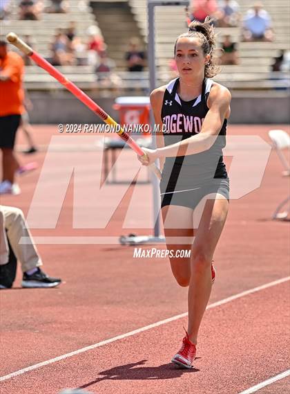 Thumbnail 3 in IHSAA Finals (Pole Vault)  photogallery.