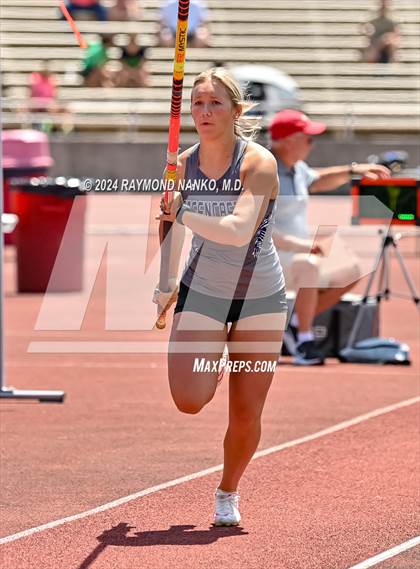 Thumbnail 2 in IHSAA Finals (Pole Vault)  photogallery.