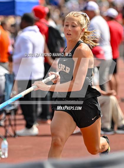 Thumbnail 3 in IHSAA Finals (Pole Vault)  photogallery.