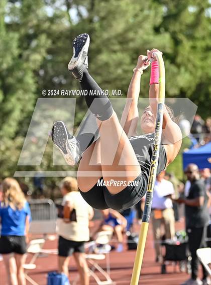 Thumbnail 2 in IHSAA Finals (Pole Vault)  photogallery.