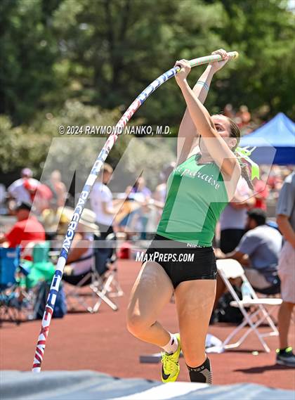 Thumbnail 2 in IHSAA Finals (Pole Vault)  photogallery.