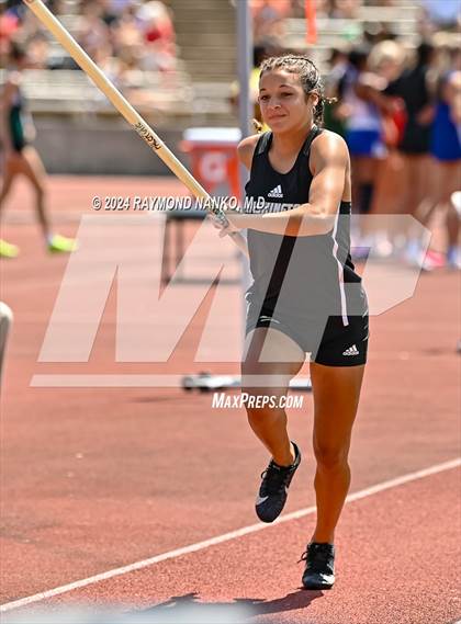 Thumbnail 2 in IHSAA Finals (Pole Vault)  photogallery.