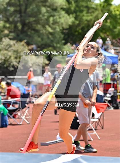 Thumbnail 2 in IHSAA Finals (Pole Vault)  photogallery.