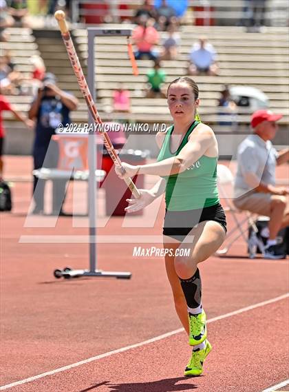 Thumbnail 3 in IHSAA Finals (Pole Vault)  photogallery.