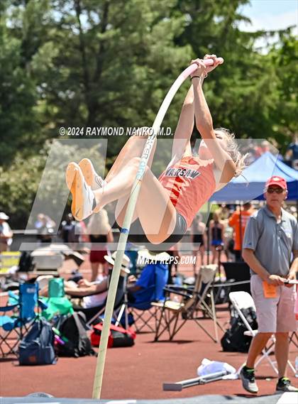 Thumbnail 1 in IHSAA Finals (Pole Vault)  photogallery.