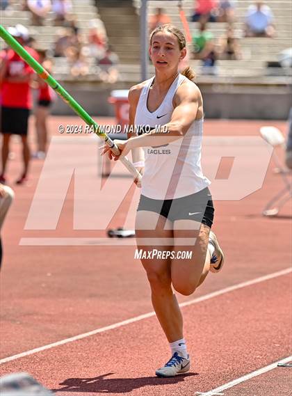 Thumbnail 2 in IHSAA Finals (Pole Vault)  photogallery.