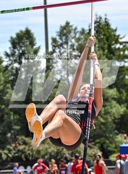 Thumbnail 2 in IHSAA Finals (Pole Vault)  photogallery.