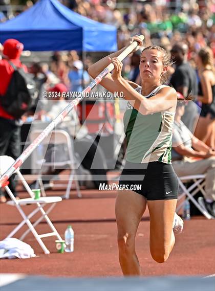 Thumbnail 1 in IHSAA Finals (Pole Vault)  photogallery.