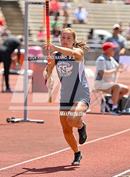 Thumbnail 3 in IHSAA Finals (Pole Vault)  photogallery.