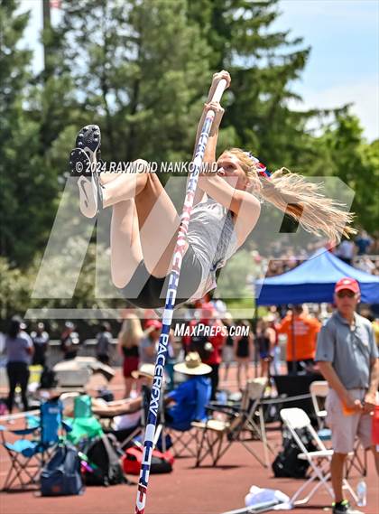 Thumbnail 1 in IHSAA Finals (Pole Vault)  photogallery.