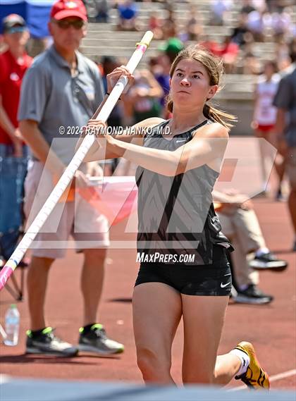 Thumbnail 3 in IHSAA Finals (Pole Vault)  photogallery.