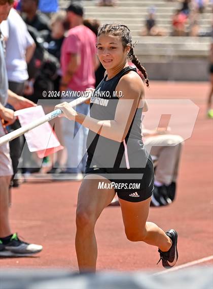 Thumbnail 3 in IHSAA Finals (Pole Vault)  photogallery.