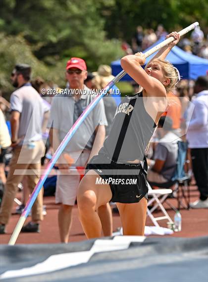 Thumbnail 1 in IHSAA Finals (Pole Vault)  photogallery.