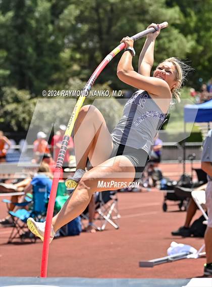Thumbnail 3 in IHSAA Finals (Pole Vault)  photogallery.