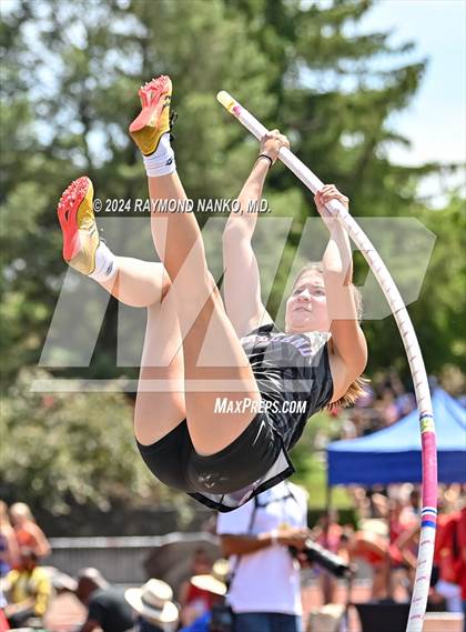 Thumbnail 1 in IHSAA Finals (Pole Vault)  photogallery.