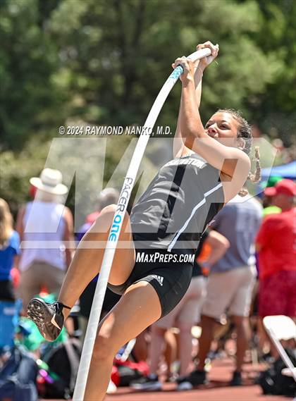 Thumbnail 3 in IHSAA Finals (Pole Vault)  photogallery.