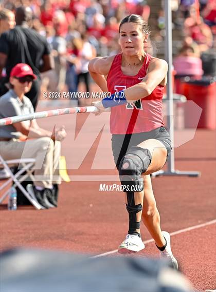 Thumbnail 3 in IHSAA Finals (Pole Vault)  photogallery.