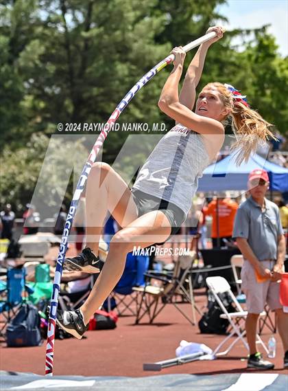 Thumbnail 2 in IHSAA Finals (Pole Vault)  photogallery.