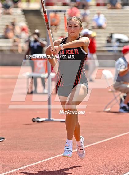 Thumbnail 1 in IHSAA Finals (Pole Vault)  photogallery.