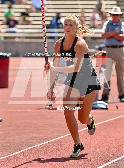 Thumbnail 3 in IHSAA Finals (Pole Vault)  photogallery.
