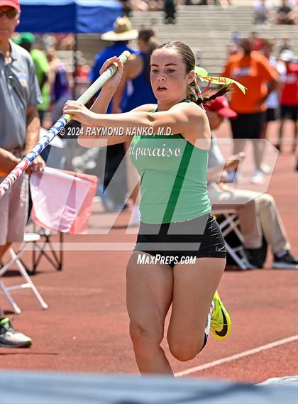 Thumbnail 3 in IHSAA Finals (Pole Vault)  photogallery.