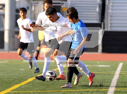 Thumbnail 1 in El Rancho vs. Lynwood (CIF SS D3 Playoffs) photogallery.