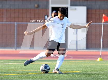 Thumbnail 2 in El Rancho vs. Lynwood (CIF SS D3 Playoffs) photogallery.