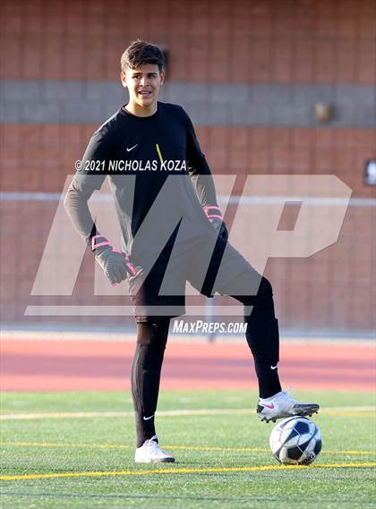 Thumbnail 3 in El Rancho vs. Lynwood (CIF SS D3 Playoffs) photogallery.