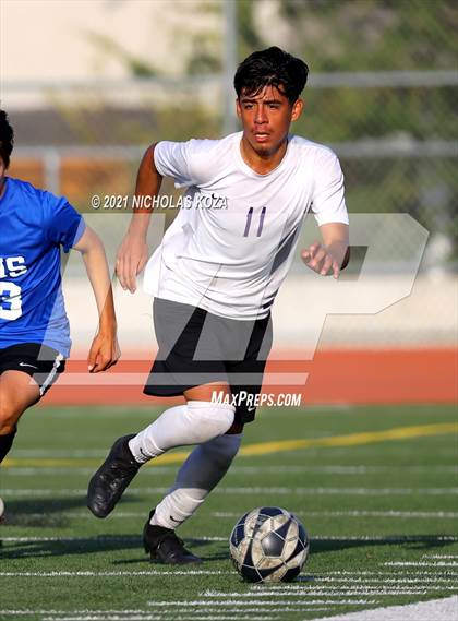 Thumbnail 1 in El Rancho vs. Lynwood (CIF SS D3 Playoffs) photogallery.