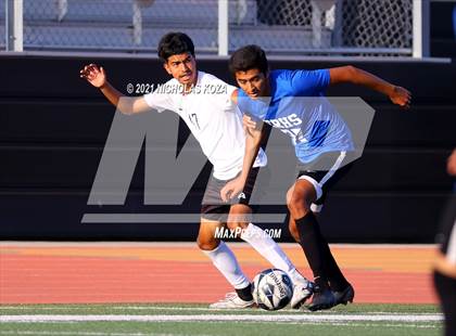 Thumbnail 3 in El Rancho vs. Lynwood (CIF SS D3 Playoffs) photogallery.