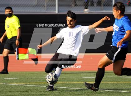 Thumbnail 3 in El Rancho vs. Lynwood (CIF SS D3 Playoffs) photogallery.