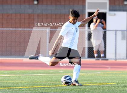 Thumbnail 2 in El Rancho vs. Lynwood (CIF SS D3 Playoffs) photogallery.