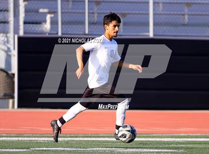 Thumbnail 3 in El Rancho vs. Lynwood (CIF SS D3 Playoffs) photogallery.