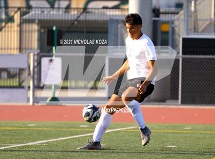 Thumbnail 1 in El Rancho vs. Lynwood (CIF SS D3 Playoffs) photogallery.