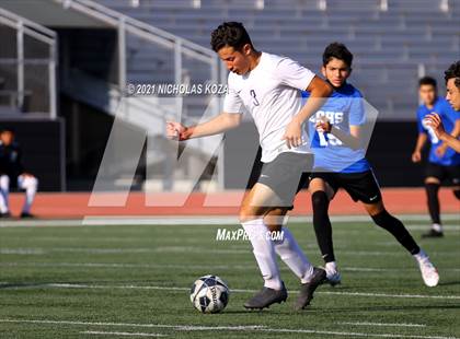 Thumbnail 2 in El Rancho vs. Lynwood (CIF SS D3 Playoffs) photogallery.