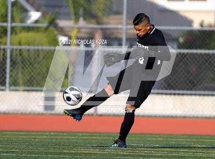 Thumbnail 2 in El Rancho vs. Lynwood (CIF SS D3 Playoffs) photogallery.