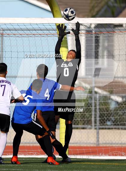 Thumbnail 1 in El Rancho vs. Lynwood (CIF SS D3 Playoffs) photogallery.