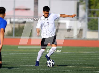 Thumbnail 1 in El Rancho vs. Lynwood (CIF SS D3 Playoffs) photogallery.
