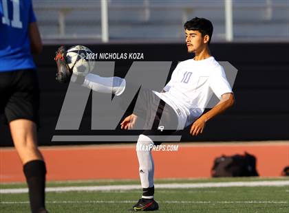 Thumbnail 1 in El Rancho vs. Lynwood (CIF SS D3 Playoffs) photogallery.
