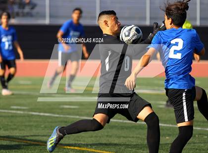 Thumbnail 1 in El Rancho vs. Lynwood (CIF SS D3 Playoffs) photogallery.