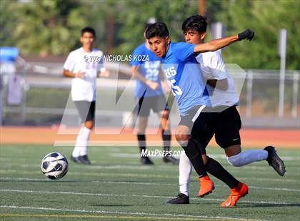 Thumbnail 3 in El Rancho vs. Lynwood (CIF SS D3 Playoffs) photogallery.