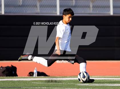 Thumbnail 3 in El Rancho vs. Lynwood (CIF SS D3 Playoffs) photogallery.