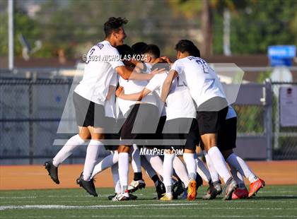 Thumbnail 3 in El Rancho vs. Lynwood (CIF SS D3 Playoffs) photogallery.