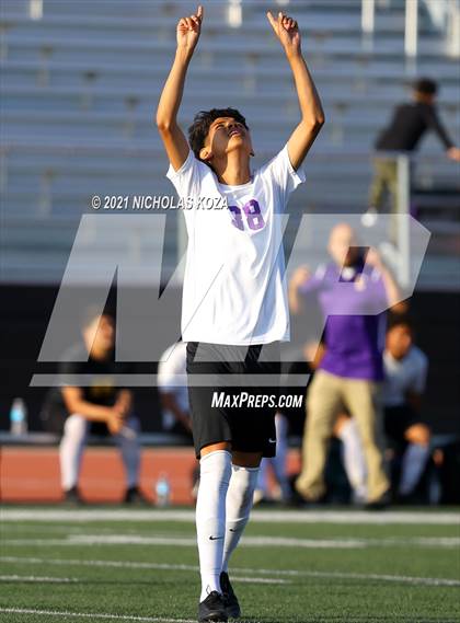Thumbnail 3 in El Rancho vs. Lynwood (CIF SS D3 Playoffs) photogallery.