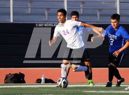 Thumbnail 1 in El Rancho vs. Lynwood (CIF SS D3 Playoffs) photogallery.