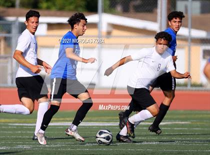 Thumbnail 1 in El Rancho vs. Lynwood (CIF SS D3 Playoffs) photogallery.