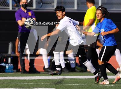 Thumbnail 2 in El Rancho vs. Lynwood (CIF SS D3 Playoffs) photogallery.